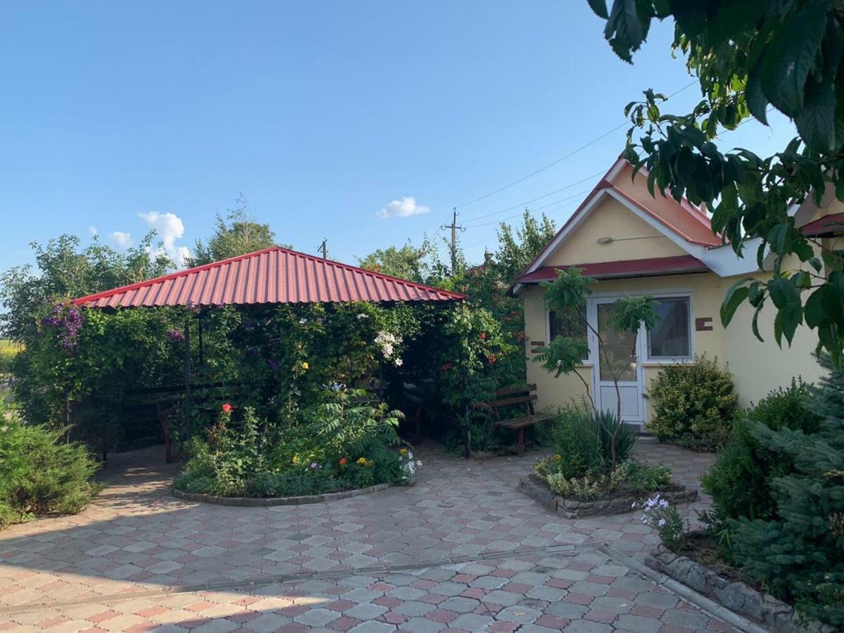 Beregynya Motel Yuzhnoukrainsk Exterior foto